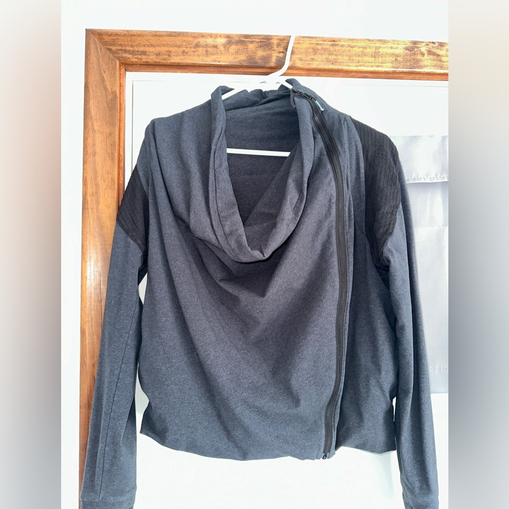 Lululemon Jacket with Side Zip Size 8